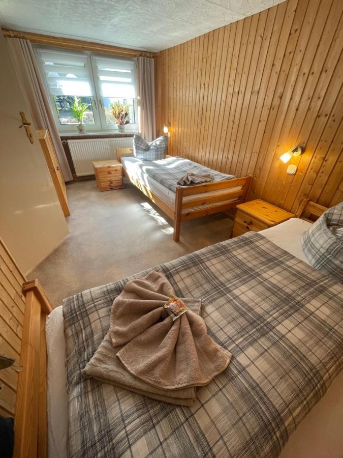 Christels Ferienwohnung 1 In Thale Mit Sonnenterrasse Und Grill Екстер'єр фото