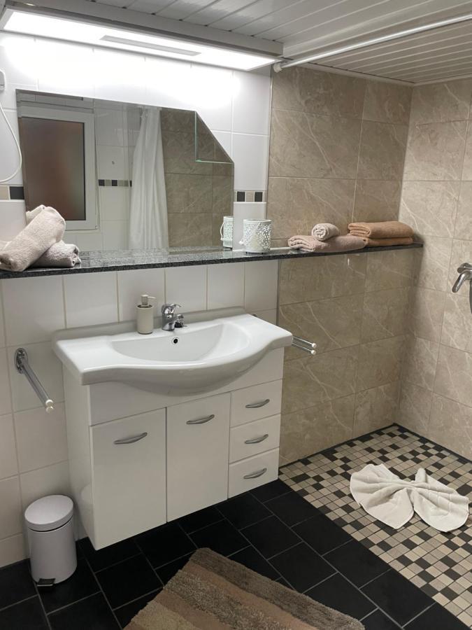 Christels Ferienwohnung 1 In Thale Mit Sonnenterrasse Und Grill Екстер'єр фото