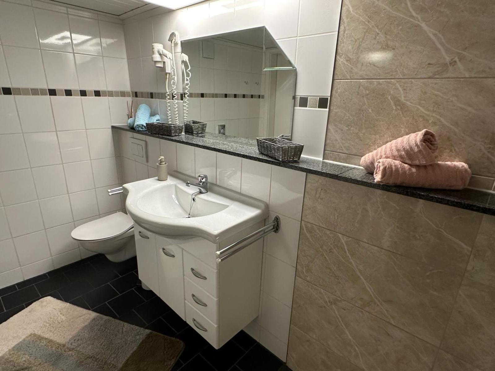 Christels Ferienwohnung 1 In Thale Mit Sonnenterrasse Und Grill Екстер'єр фото